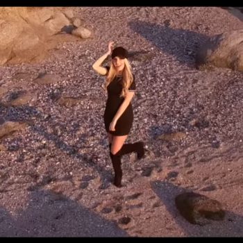 Основното видео е от скалите на Черноморец и е заснето с дрон